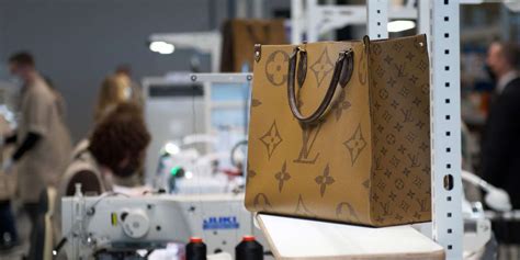 salaire vendeur louis vuitton par mois|Salaires chez Louis Vuitton, France : Co.